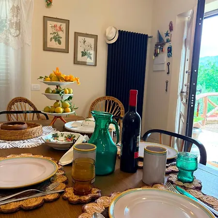 Rustic Retreat Апартаменты Arola (Campania)