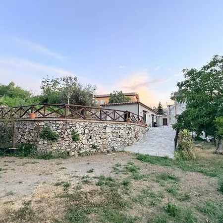 Rustic Retreat Апартаменты Arola (Campania)