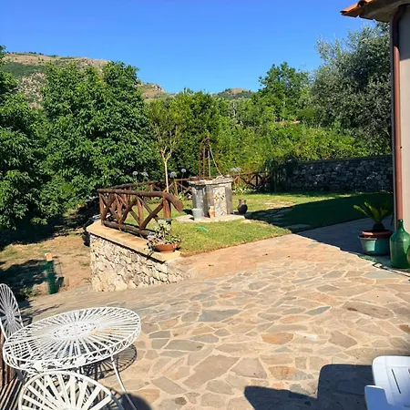 Apartment Rustic Retreat Arola (Campania)