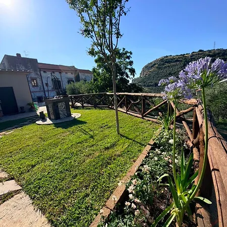 Apartment Rustic Retreat Arola (Campania)