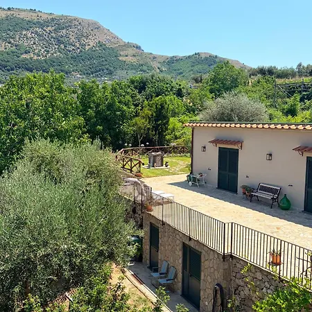 Апартаменты Rustic Retreat Arola (Campania)